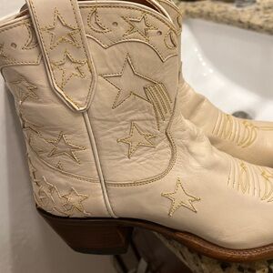 **Brand New Miron Crosby Brooke Boots